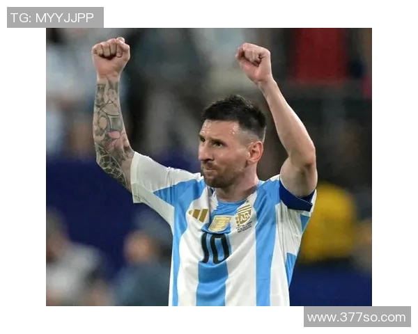 足球巨星领衔世界赛场崛起之路：从青涩少年到足坛传奇的成长故事